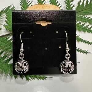 New silver 🎃 pumpkin earrings